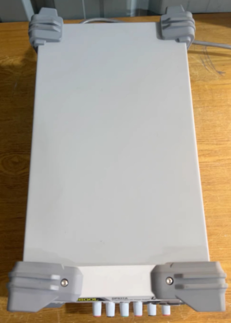 1 pz Rigol DP831A Alimentatore - Linear Dc Power Supply Triple Output recensione e prezzo